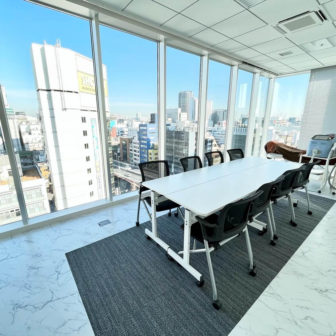 株式会社フォレストシンフォニー東京支社　大会議室